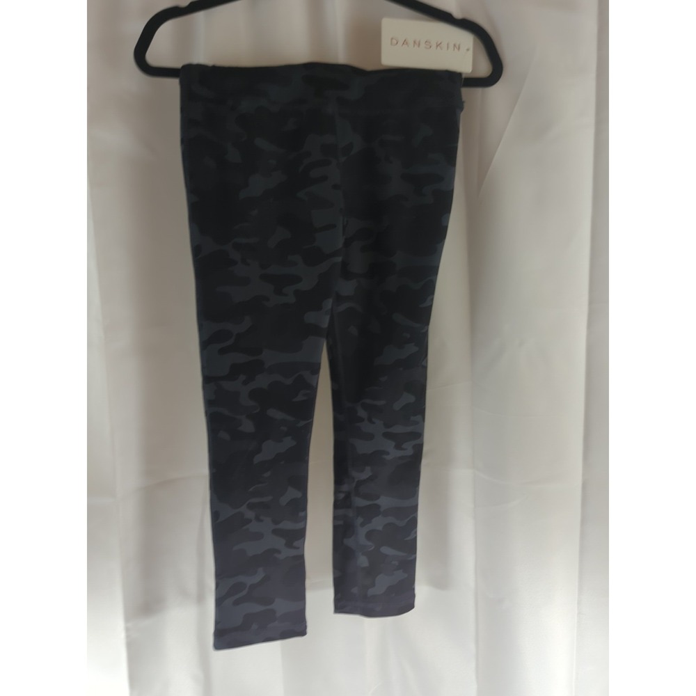 Danskin Black Camo Print Capri Legging Small NWT